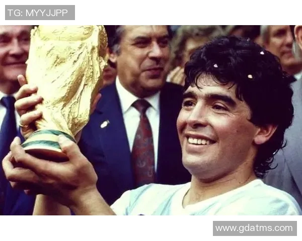 被骂最多的足球明星背后的故事与成就揭秘